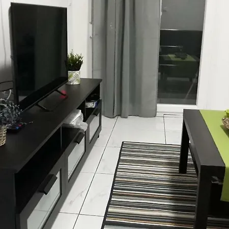 Impress Apartment *